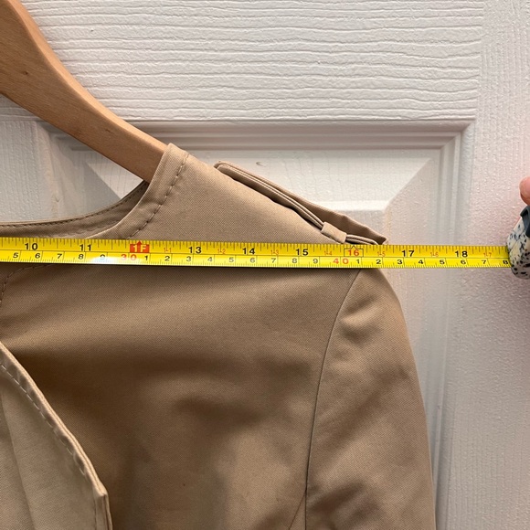 Trench coat with ruffle front BCBC Max Azria small - Picture 3 of 12